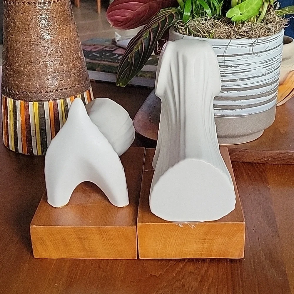 JONATHAN ADLER RARE White Ceramic Dachshund Dog Bookends on Wood Bases